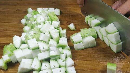 白饼吃瓜,揭秘娱乐圈的甜蜜与苦涩