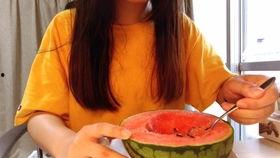 学生日常吃瓜,揭秘学生日常饮食背后的秘密