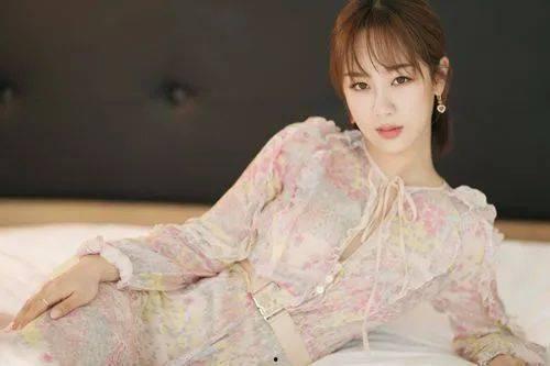 乔欣吃瓜杨紫吃瓜视频,娱乐圈姐妹花互动引网友热议