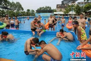 吃瓜游泳池